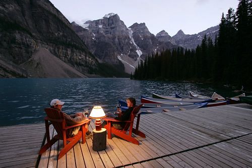 Отель Moraine Lake Lodge