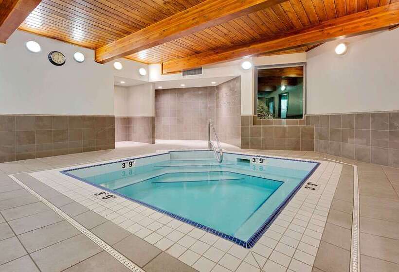 هتل Ramada By Wyndham Kamloops
