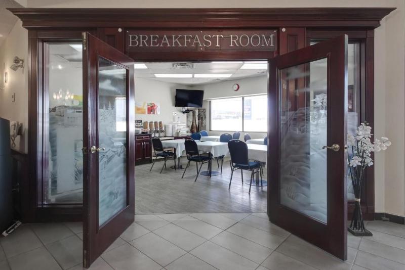 ホテル Ramada By Wyndham Nisku Edmonton Airport