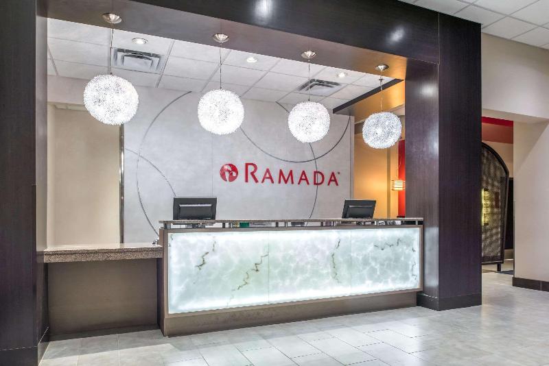 هتل Ramada By Wyndham Saskatoon