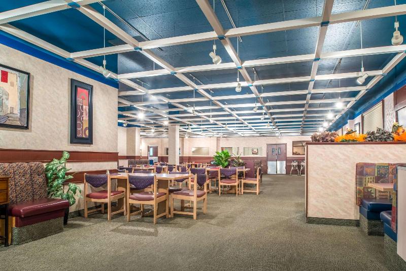 هتل Ramada By Wyndham Saskatoon