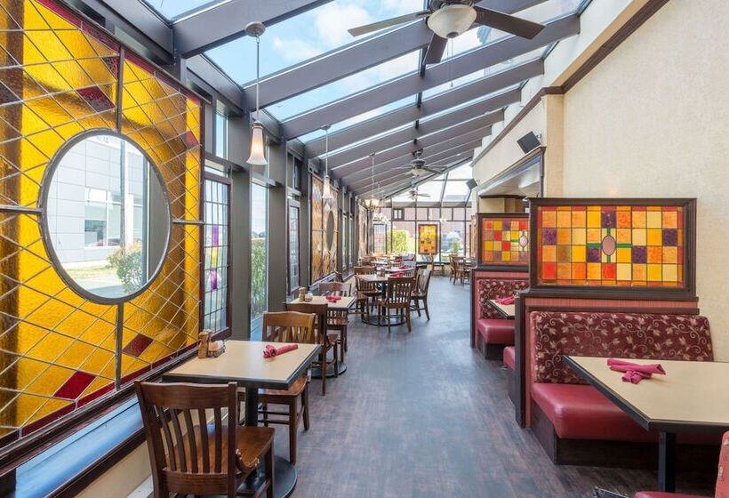 فندق Ramada By Wyndham St. John's