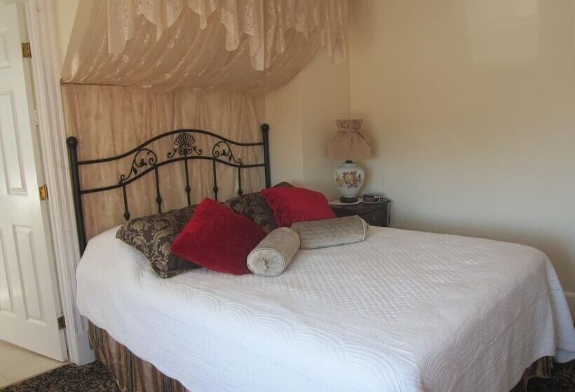 בית מלון כפרי Salmon River Country Inn