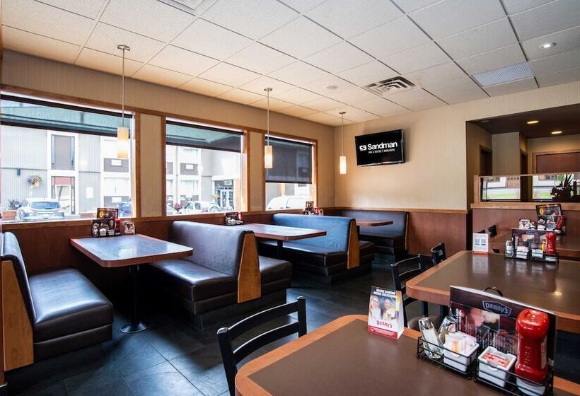 هتل Sandman Inn Kamloops