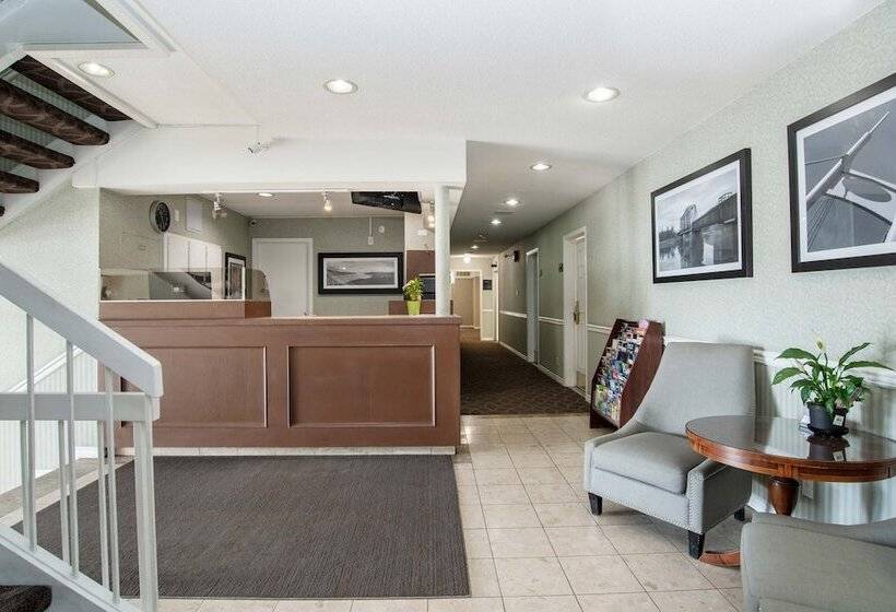 هتل Sandman Inn Kamloops