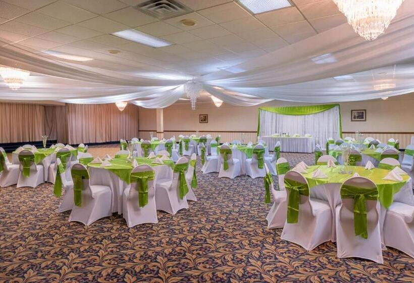 هتل Days Inn By Wyndham Sudbury & Conference Centre