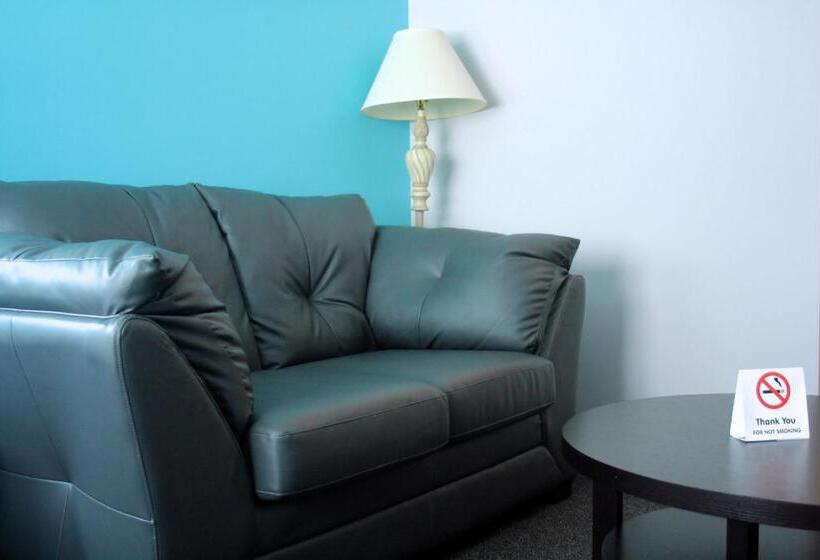 هتل Days Inn By Wyndham Sudbury & Conference Centre