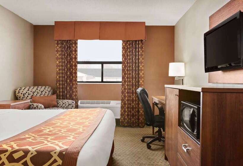 هتل Travelodge By Wyndham Windsor
