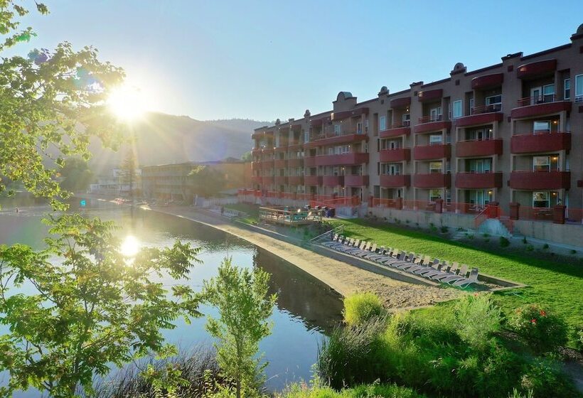 אתר נופש Holiday Inn Osoyoos