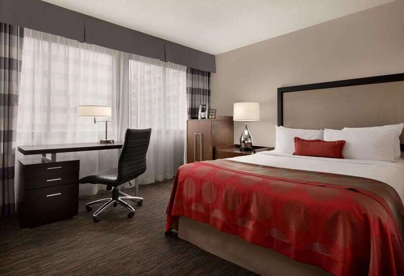استراحتگاه Ramada Plaza By Wyndham Regina Downtown