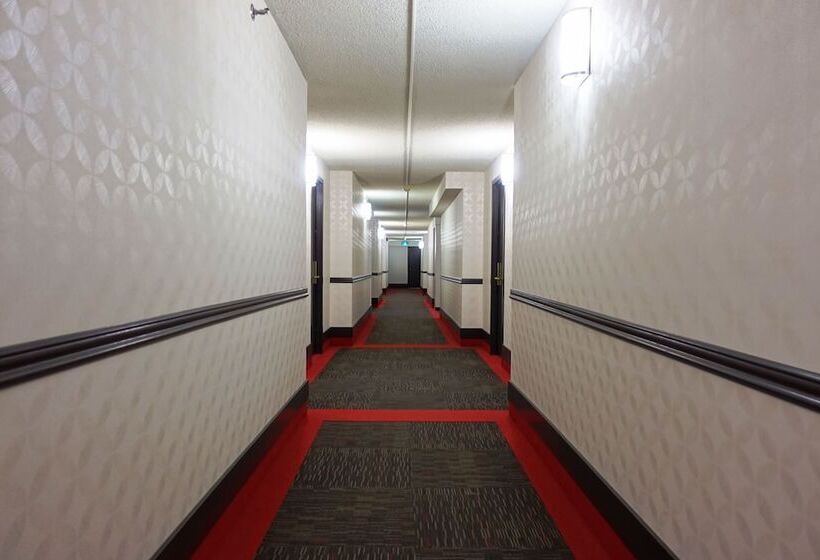 استراحتگاه Ramada Plaza By Wyndham Regina Downtown