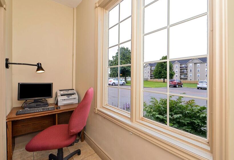 فندق Canadas Best Value Inn & Suites Charlottetown