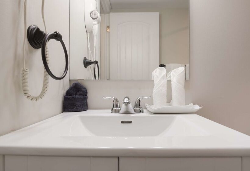 فندق Canadas Best Value Inn & Suites Charlottetown