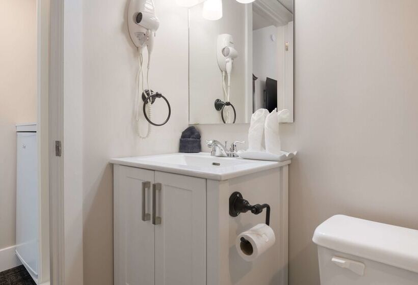 فندق Canadas Best Value Inn & Suites Charlottetown