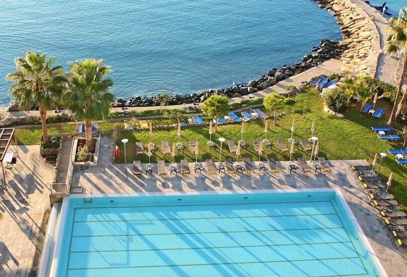 هتل Crowne Plaza Limassol, An Ihg