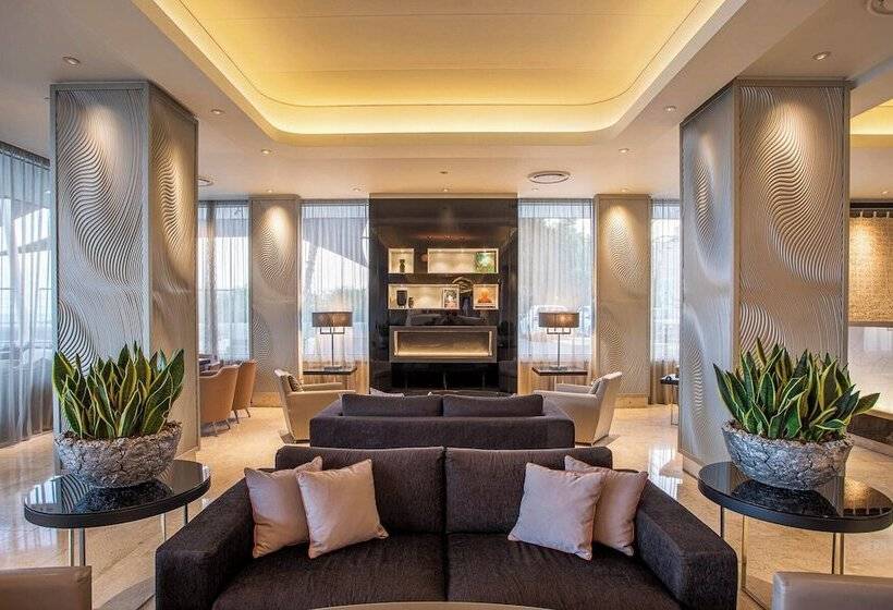 هتل Crowne Plaza Limassol, An Ihg