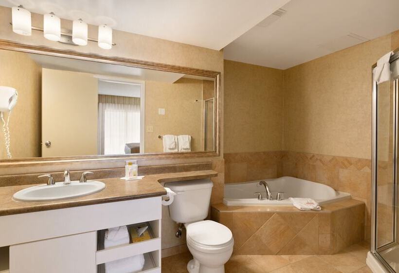 בית מלון כפרי Days Inn By Wyndham Cranbrook Conference Centre