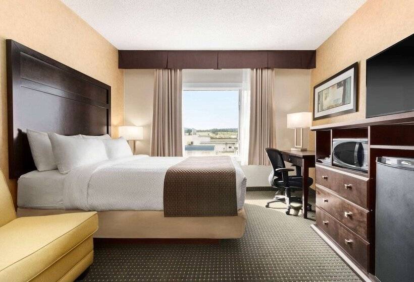 בית מלון כפרי Days Inn By Wyndham Cranbrook Conference Centre