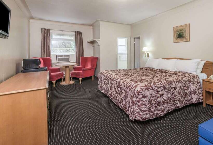 هتل Knights Inn London Ontario