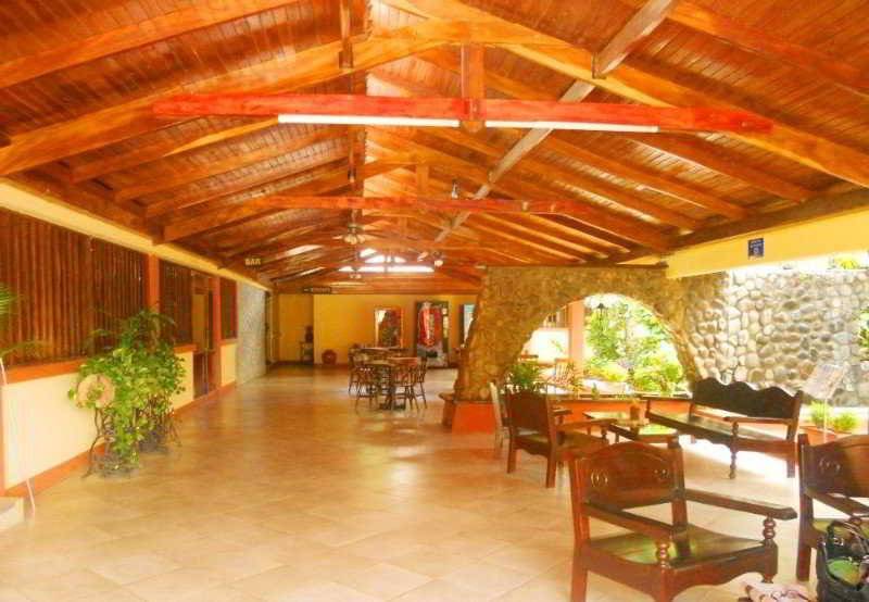 هتل Las Espuelas, Bar & Restaurant