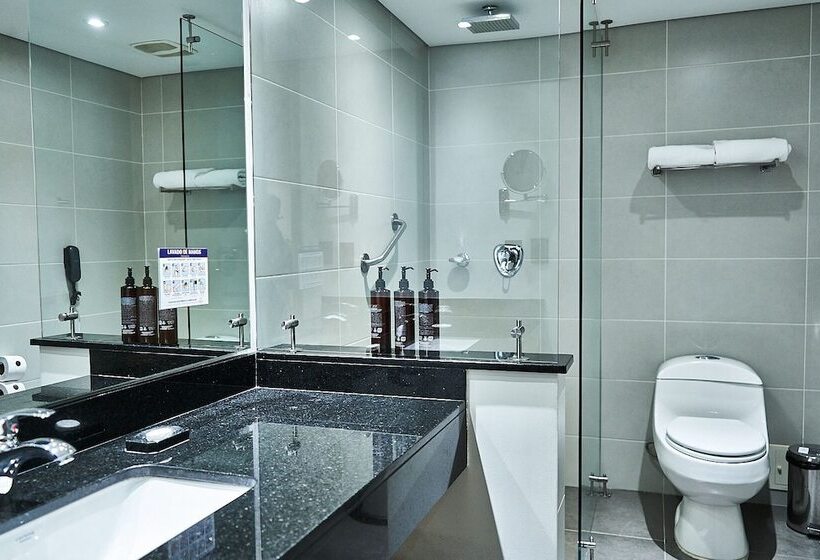 هتل Poblado Plaza