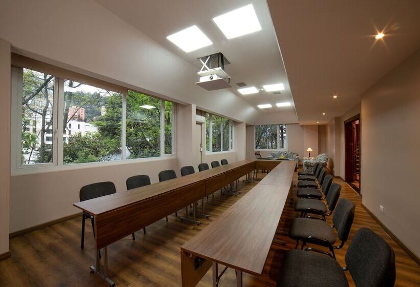 هتل Porton Bogota