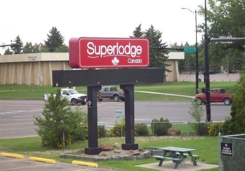 בית מלון כפרי Superlodge Canada
