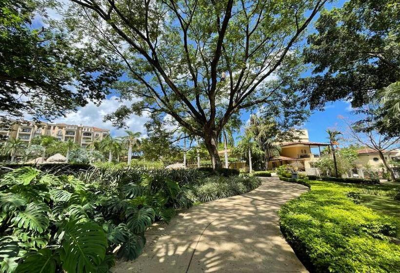 هتل Tamarindo Diria Beach Resort