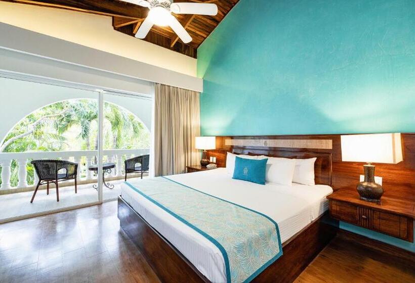 هتل Tamarindo Diria Beach Resort