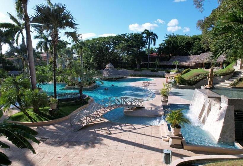 هتل Tamarindo Diria Beach Resort