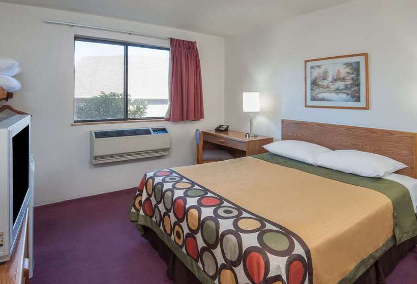 فندق على الطريق Super 8 By Wyndham Salmon Arm