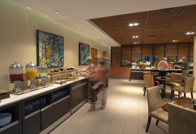 هتل Director Vitacura