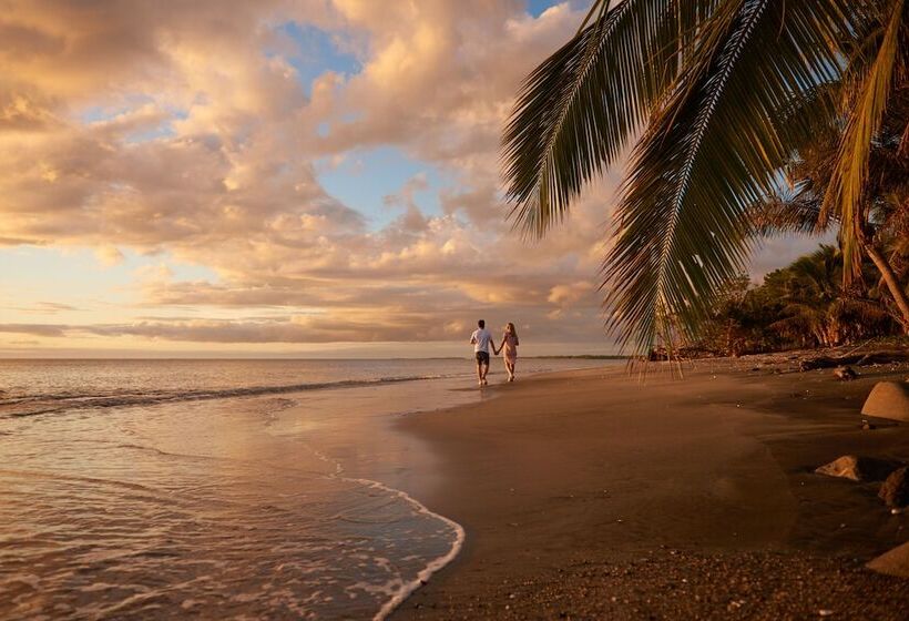 Doubletree Resort By Hilton Hotel Fiji   Sonaisali Island