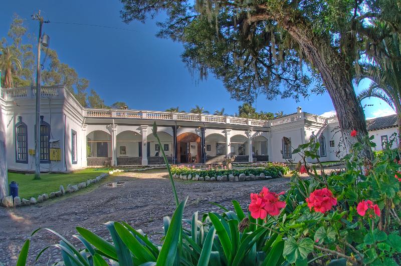 ホテル Hostería Hacienda Pinsaqui