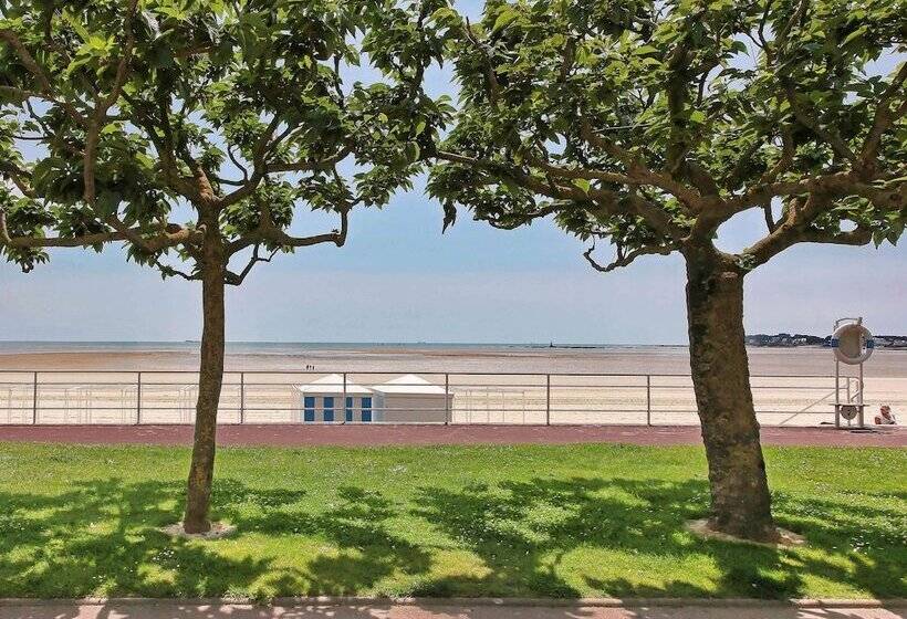 בית מלון כפרי Mercure La Baule Majestic