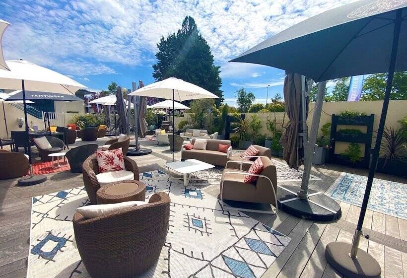 هتل Best Western Plus Paris Saclay