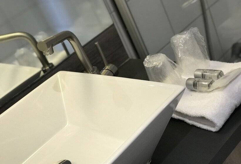 Brit Hotel Aux Sacres Reims Centre