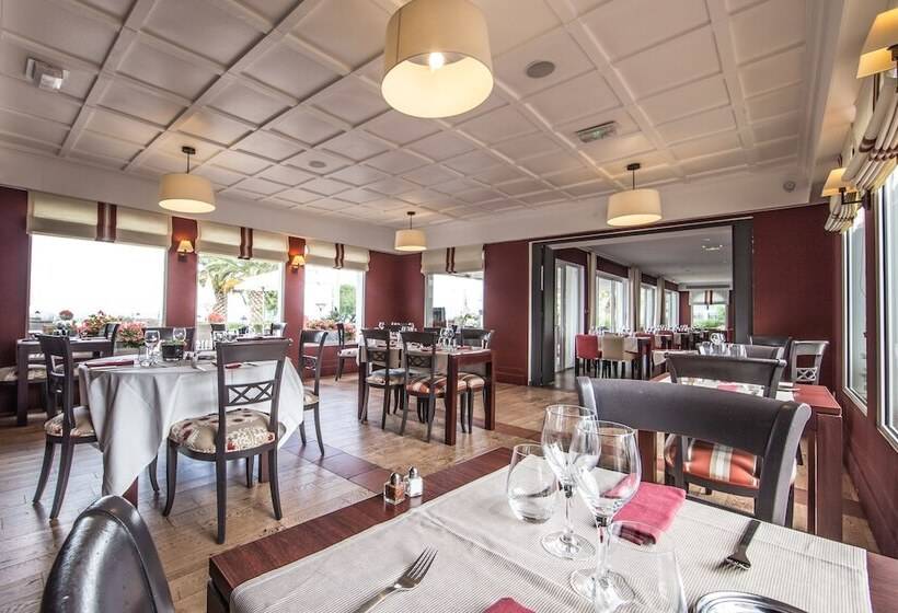 هتل Hôtel Et Résidence La Réserve