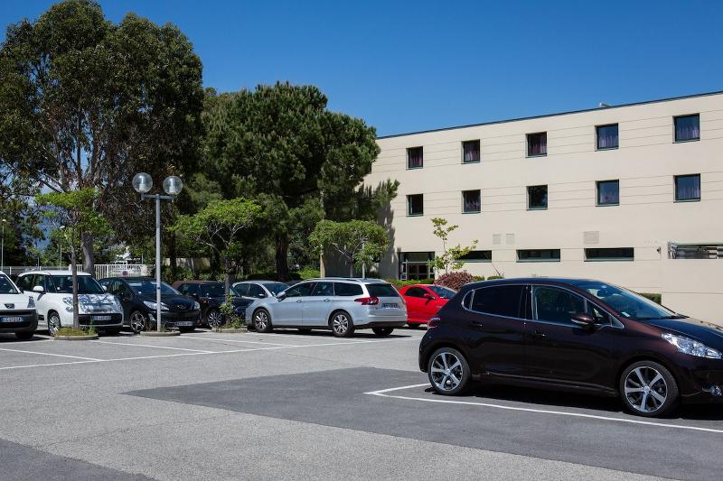 هتل Mercure Cannes Mandelieu