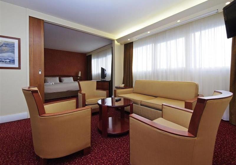 בית מלון כפרי Mercure Ile de Nantes