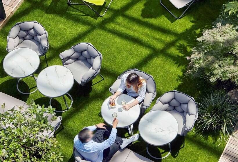 בית מלון כפרי Mercure Paris La Défense Grande Arche