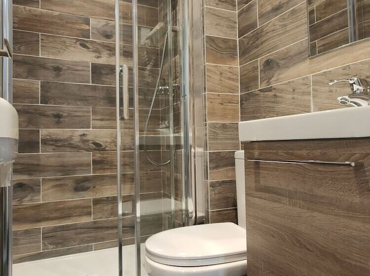 ホテル Modern Est