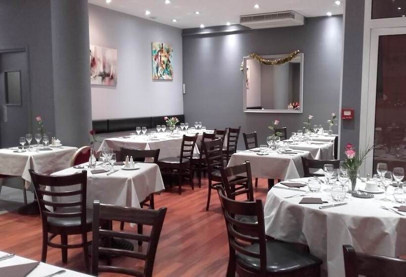 Отель Restaurant L Amandois