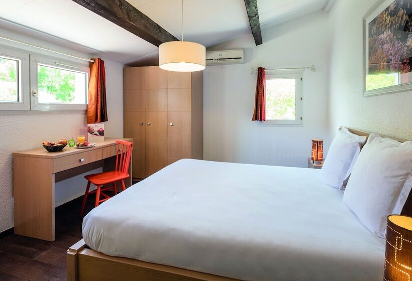 Отель Zenitude Hôtel Résidences Mandelieu La Napoule