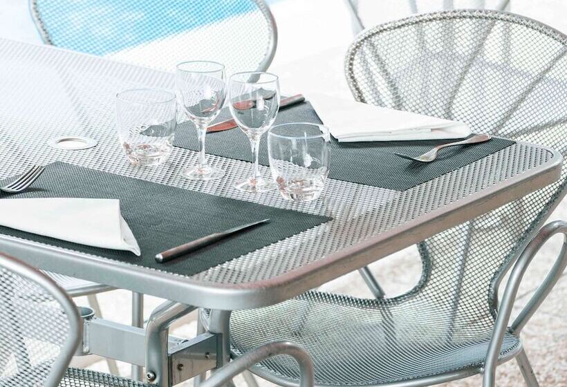 Novotel Mâcon Nord Autoroute Du Soleil