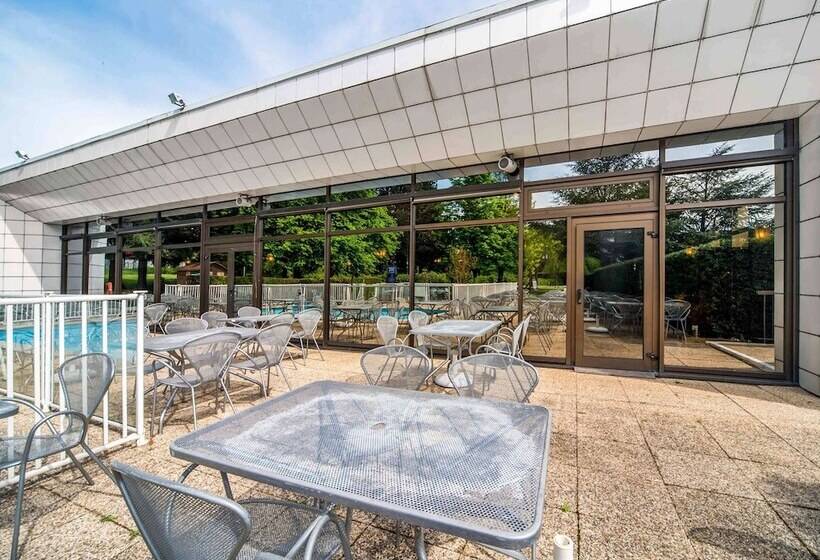 Novotel Mâcon Nord Autoroute Du Soleil
