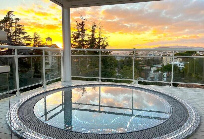 호텔 La Bastide De L'oliveraie