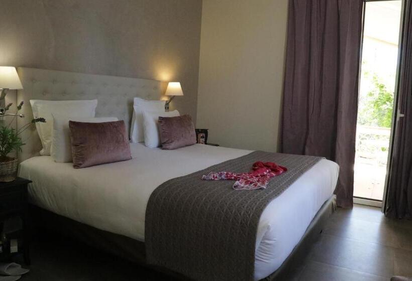 호텔 La Bastide De L'oliveraie