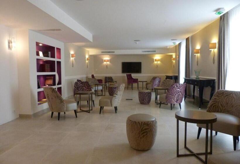 호텔 La Bastide De L'oliveraie