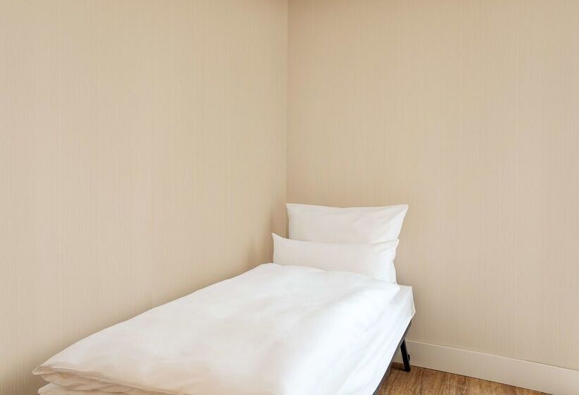 هتل NH Stuttgart Airport